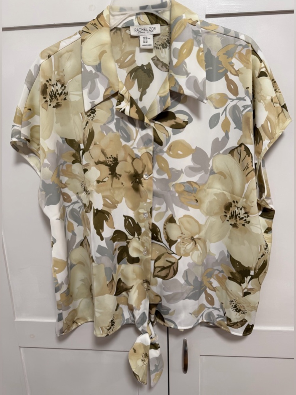 Rachel Zoe Beige Cream Floral Button-Down Tie-Hem light Top. Size-XL